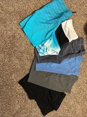 Men’s size 36 shorts and pants-